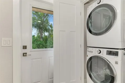 205 Avenida De Bahia Nokomis FL 34275