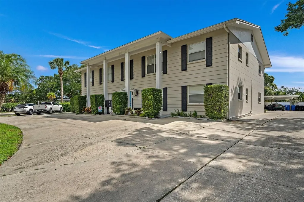 503 Monterey Boulevard NE St Petersburg FL 33704
