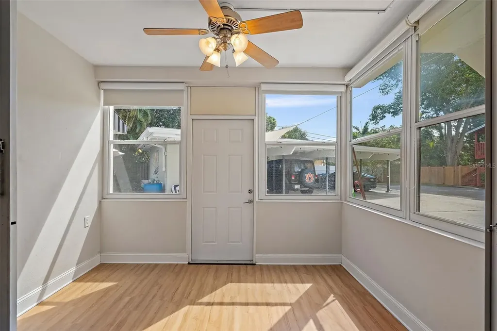 503 Monterey Boulevard NE St Petersburg FL 33704