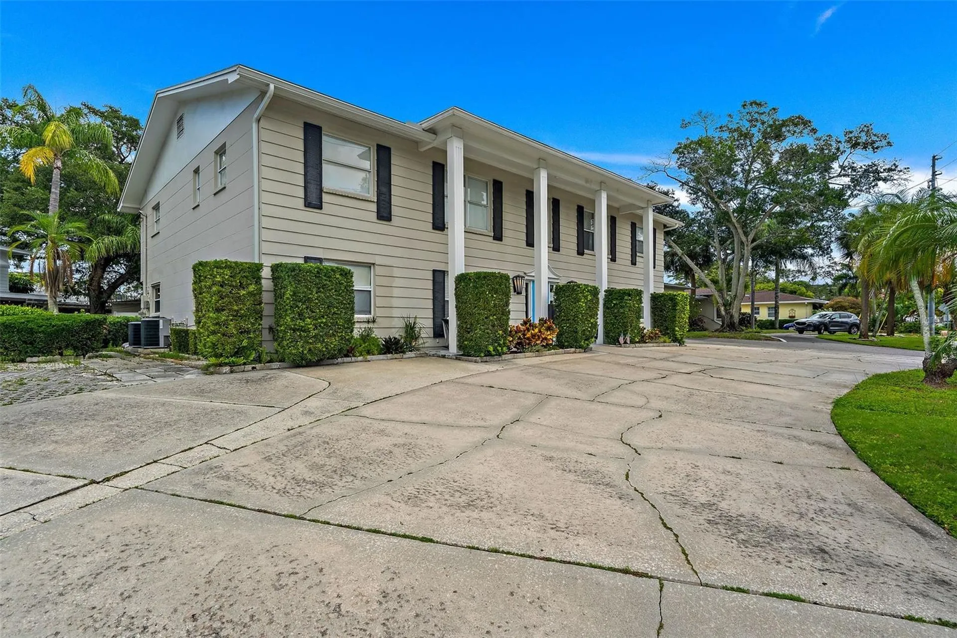 503 Monterey Boulevard NE St Petersburg FL 33704