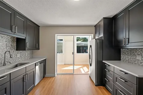 503 Monterey Boulevard NE St Petersburg FL 33704