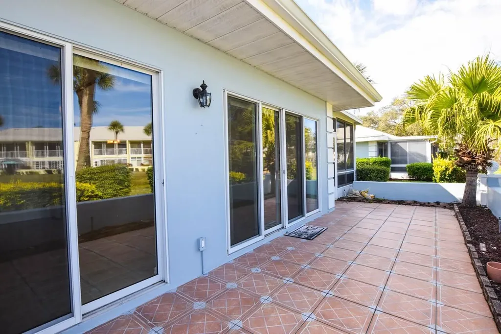 437 Wexford Circle Venice FL 34293