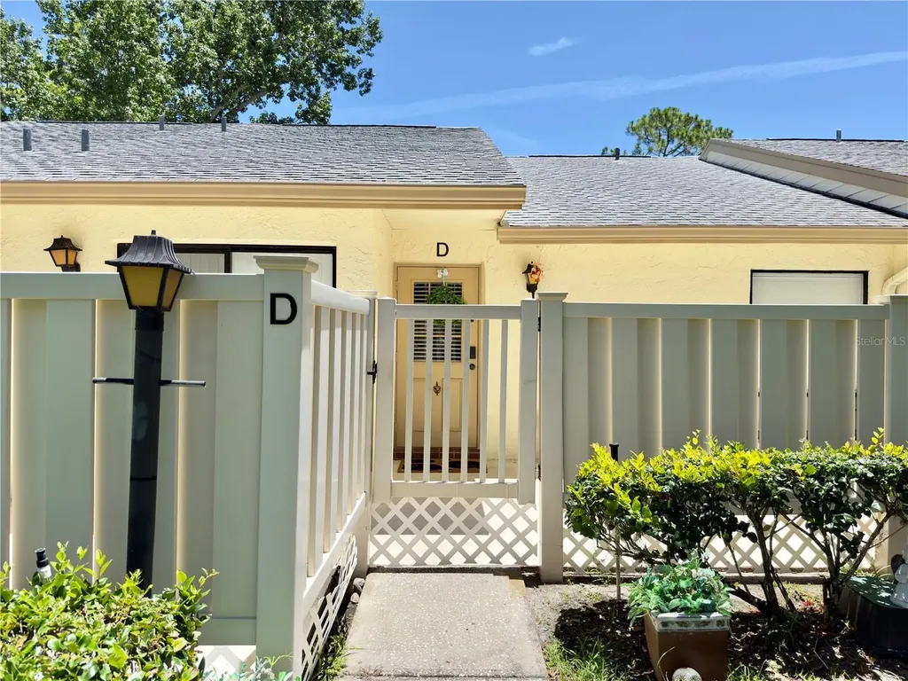 1333 Shady Pine Way Tarpon Springs FL 34688
