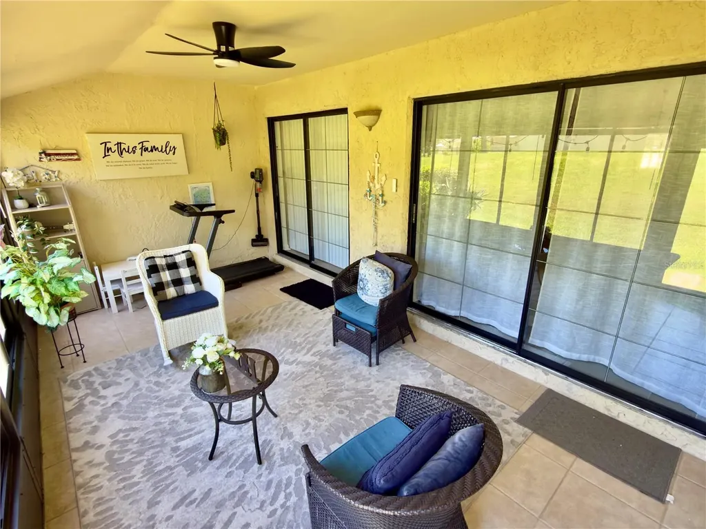 1333 Shady Pine Way Tarpon Springs FL 34688