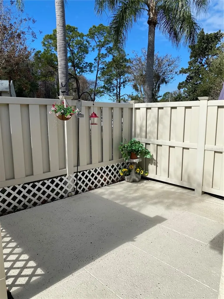 1333 Shady Pine Way Tarpon Springs FL 34688