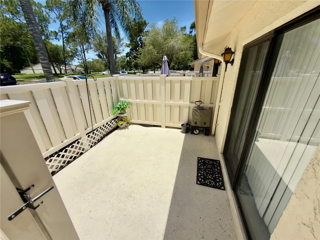 1333 Shady Pine Way Tarpon Springs FL 34688