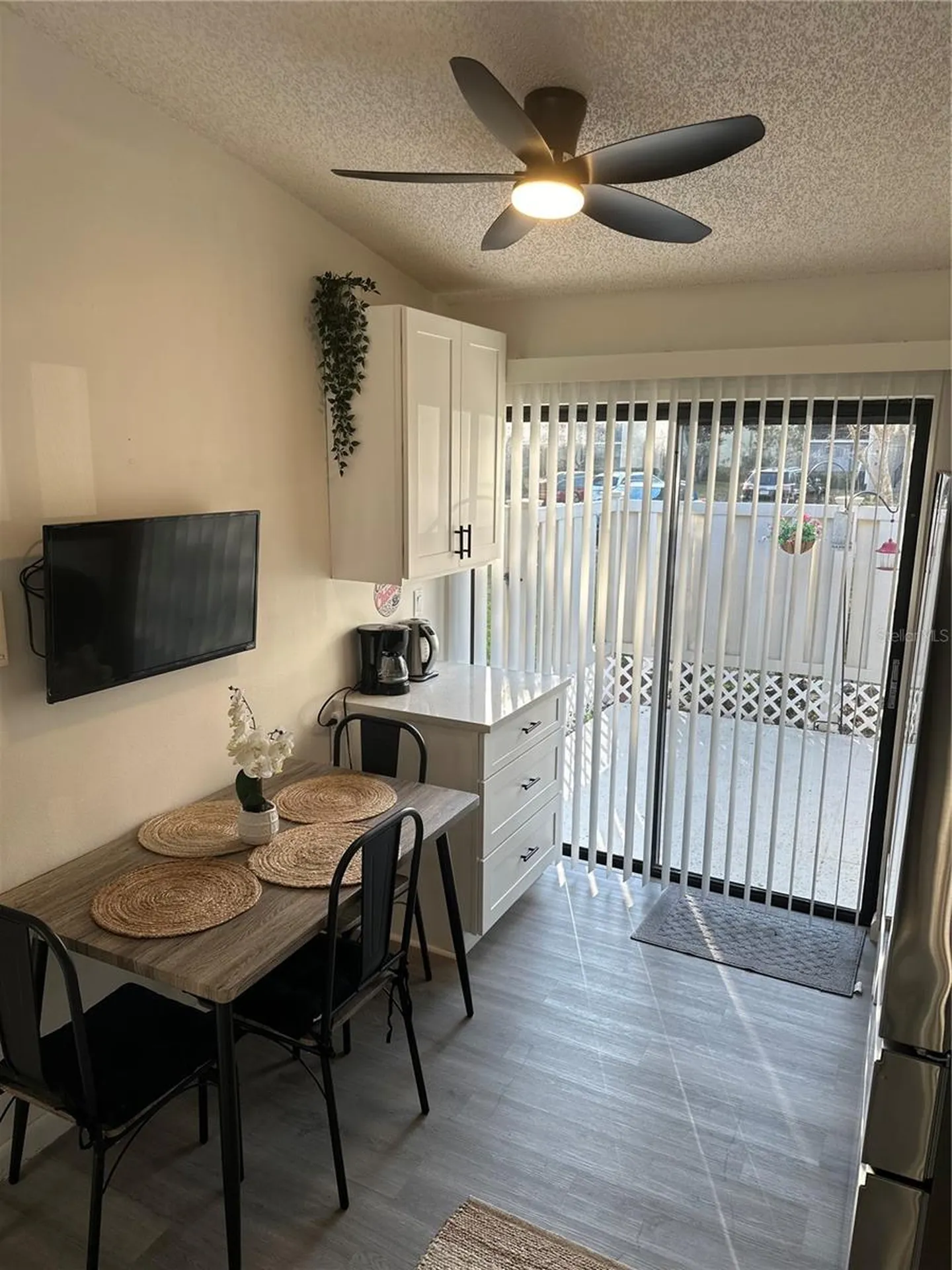 1333 Shady Pine Way Tarpon Springs FL 34688