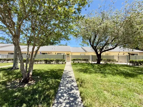 1333 Shady Pine Way Tarpon Springs FL 34688