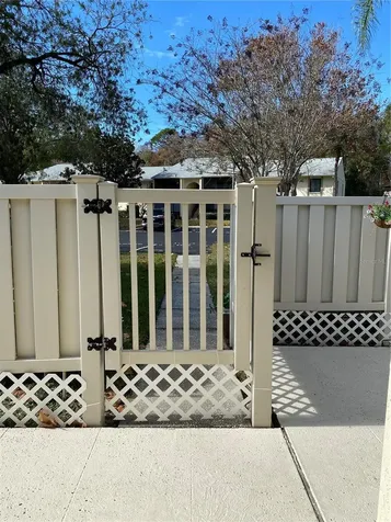 1333 Shady Pine Way Tarpon Springs FL 34688