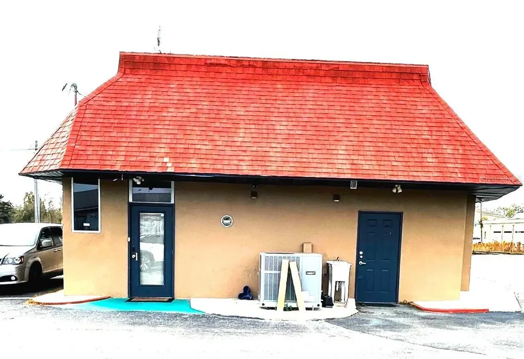 302 S Collins Street Plant City FL 33563