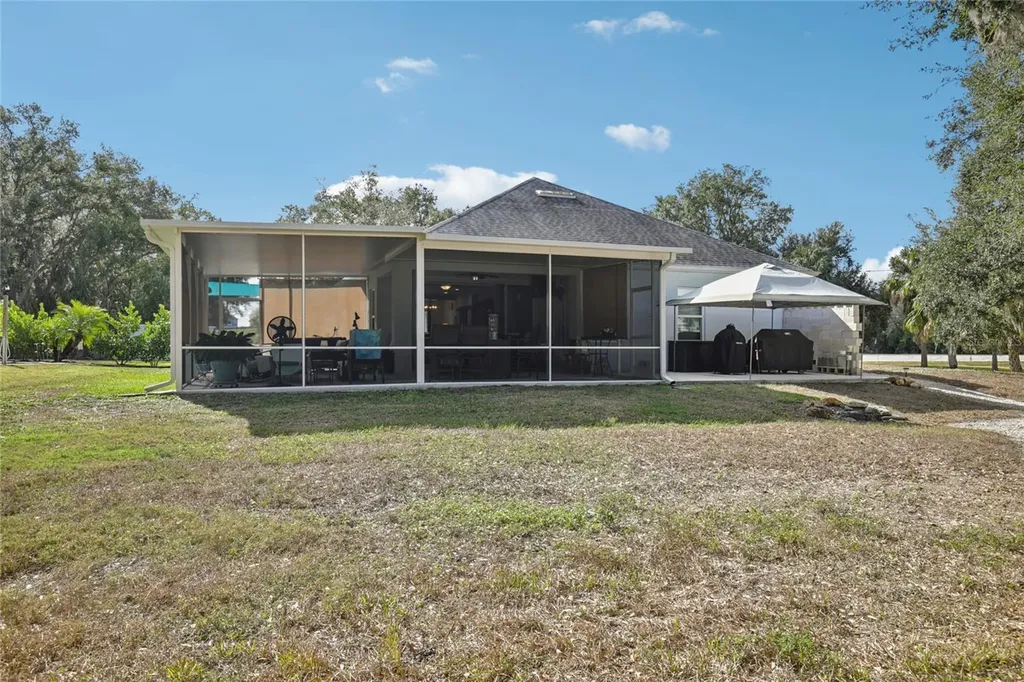 5204 69th Street E Palmetto FL 34221