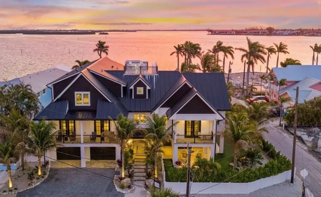 2175 Avenue A Bradenton Beach FL 34217