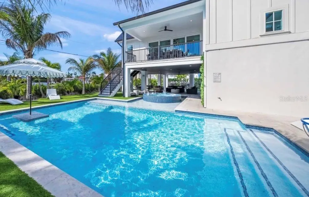 2175 Avenue A Bradenton Beach FL 34217