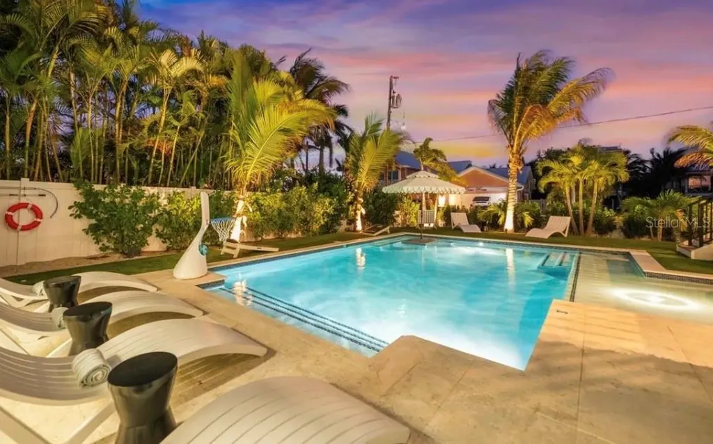 2175 Avenue A Bradenton Beach FL 34217