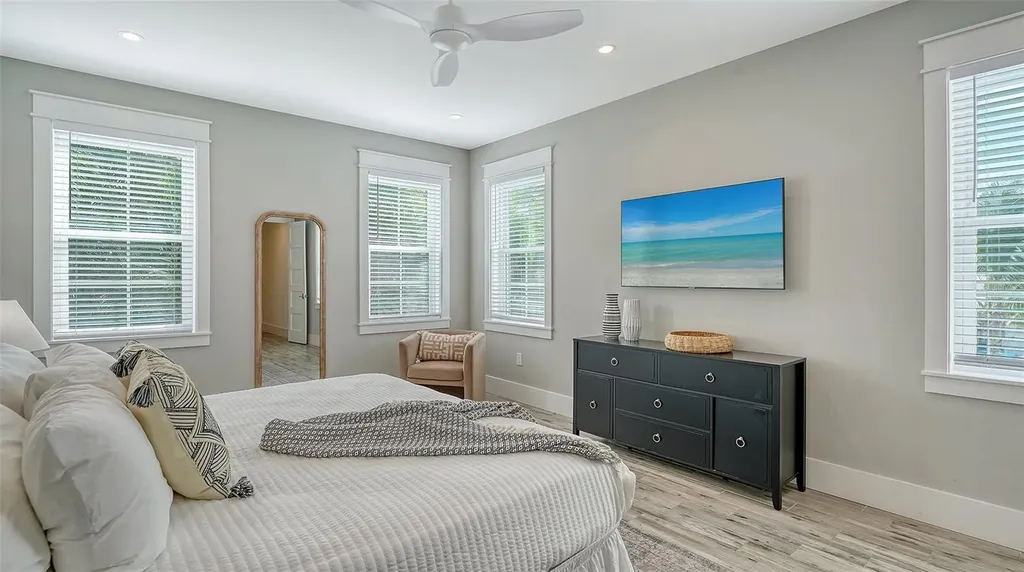 2175 Avenue A Bradenton Beach FL 34217
