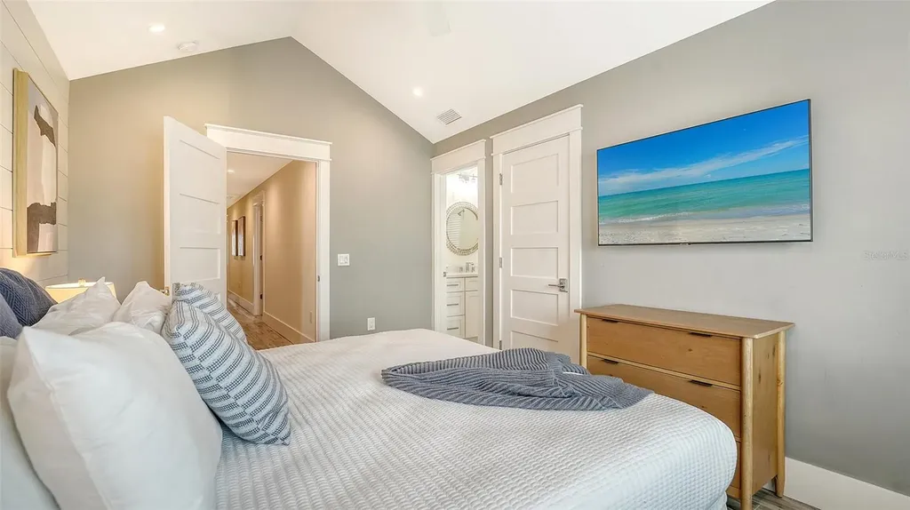 2175 Avenue A Bradenton Beach FL 34217
