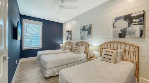 2175 Avenue A Bradenton Beach FL 34217