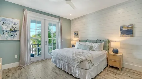 2175 Avenue A Bradenton Beach FL 34217