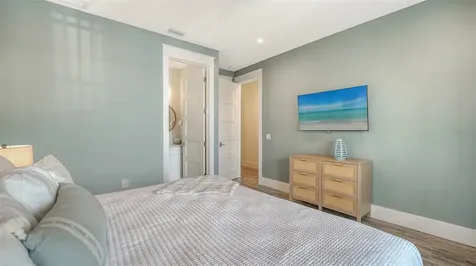 2175 Avenue A Bradenton Beach FL 34217