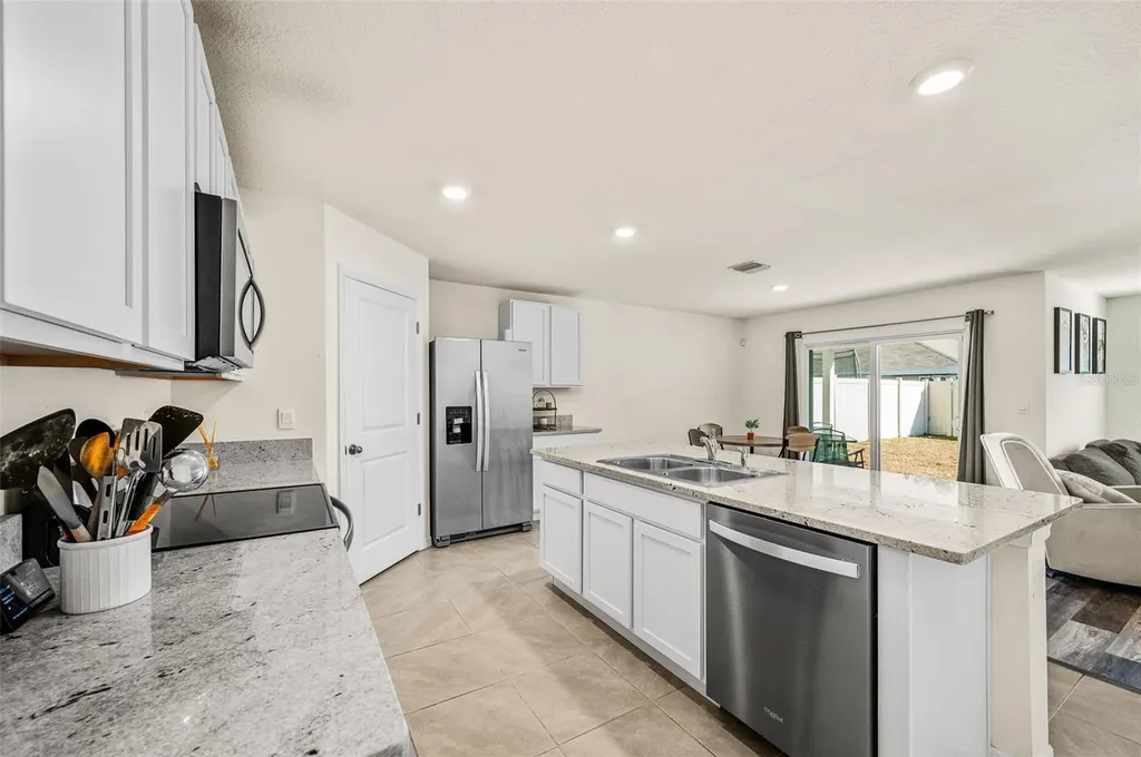 2181 NW 247th Drive Newberry FL 32669