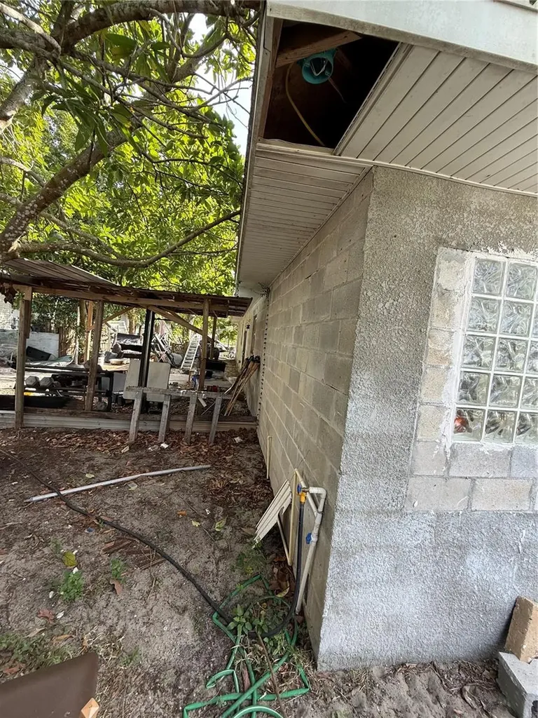313 E Washington Street Avon Park FL 33825