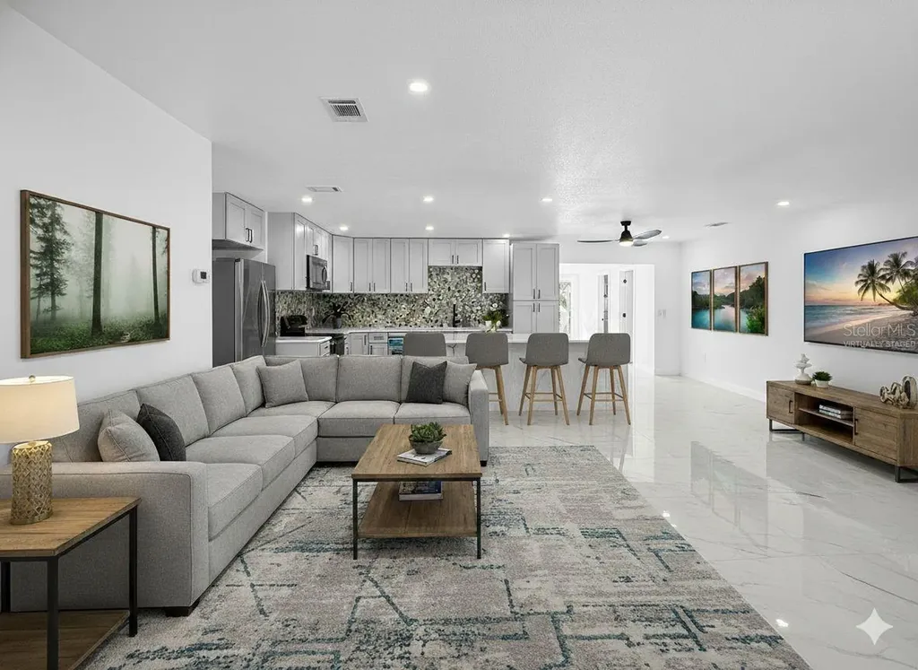 5010 Lahaina Drive Sarasota FL 34232