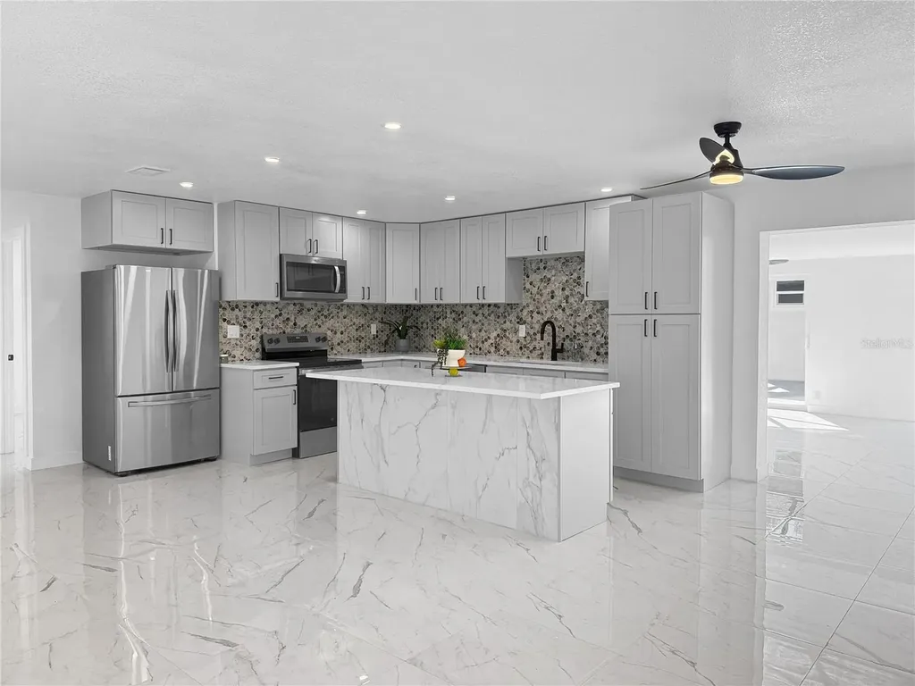 5010 Lahaina Drive Sarasota FL 34232