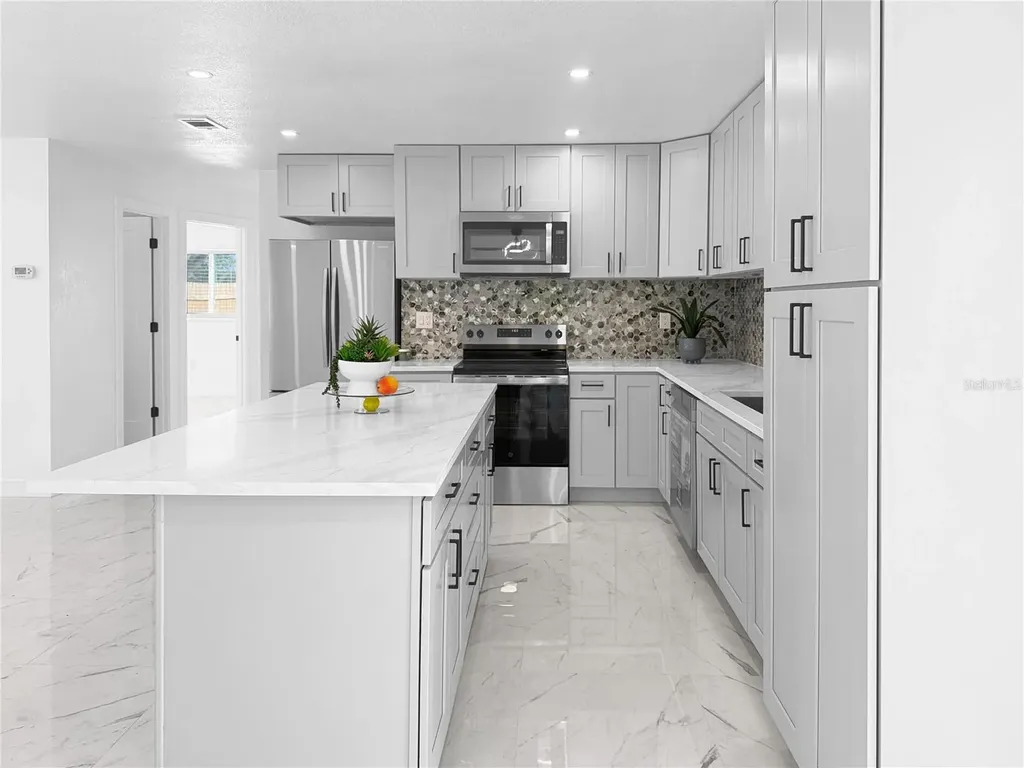 5010 Lahaina Drive Sarasota FL 34232
