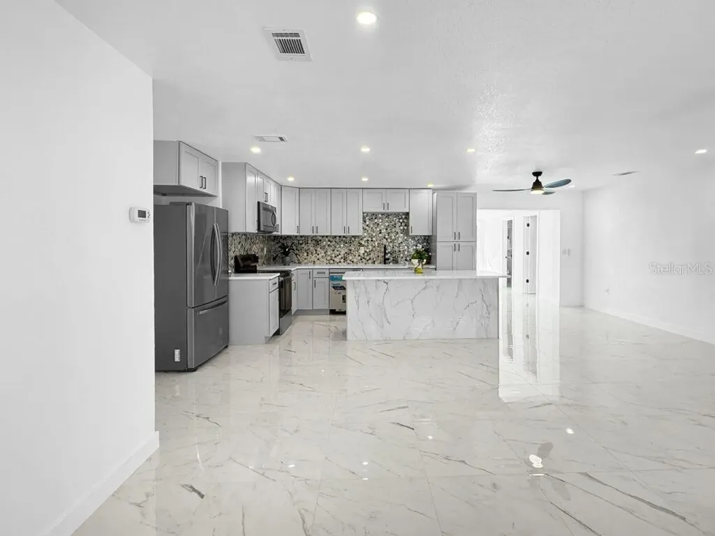5010 Lahaina Drive Sarasota FL 34232