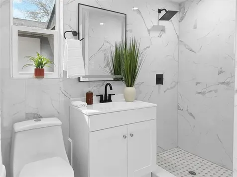 5010 Lahaina Drive Sarasota FL 34232