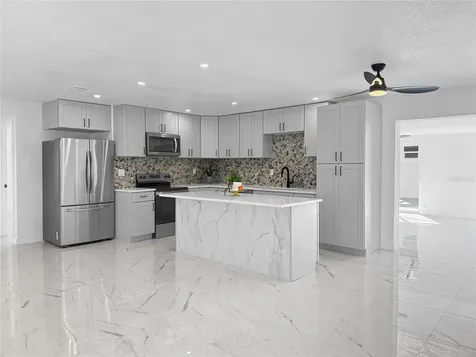 5010 Lahaina Drive Sarasota FL 34232
