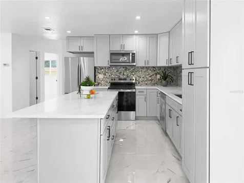 5010 Lahaina Drive Sarasota FL 34232