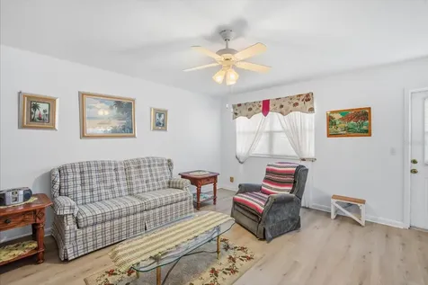 202 Bedford Street Sun City Center FL 33573