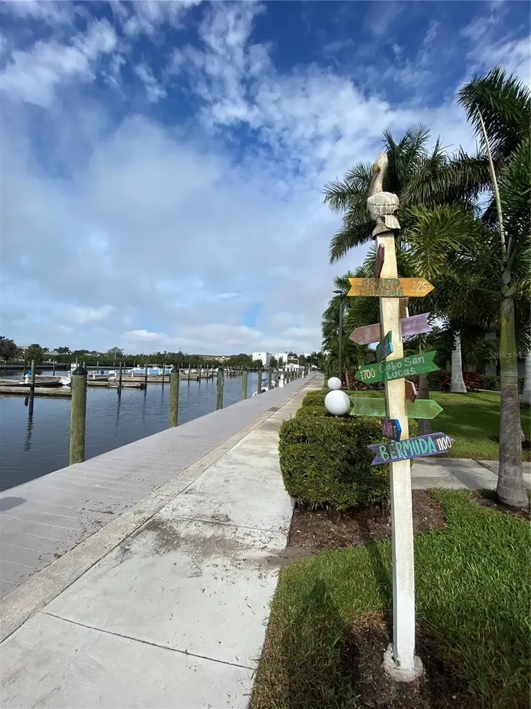 7150 N Tamiami Trail Sarasota FL 34243