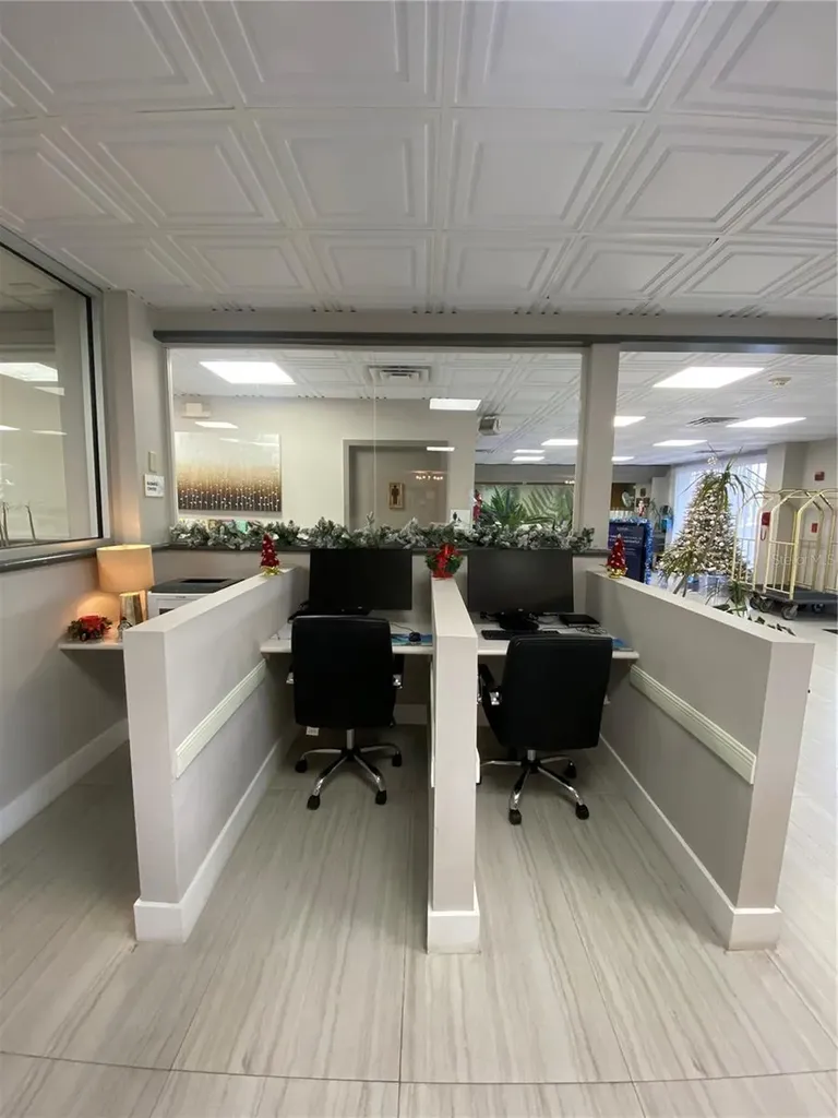 7150 N Tamiami Trail Sarasota FL 34243