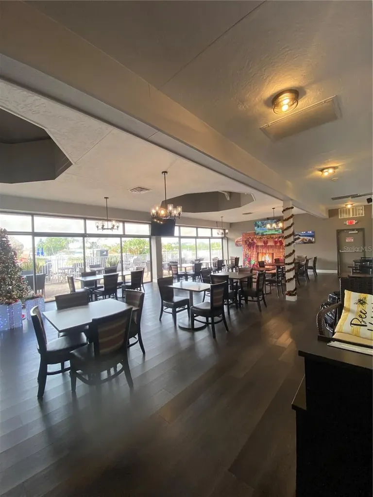 7150 N Tamiami Trail Sarasota FL 34243