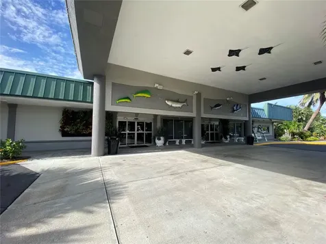 7150 N Tamiami Trail Sarasota FL 34243