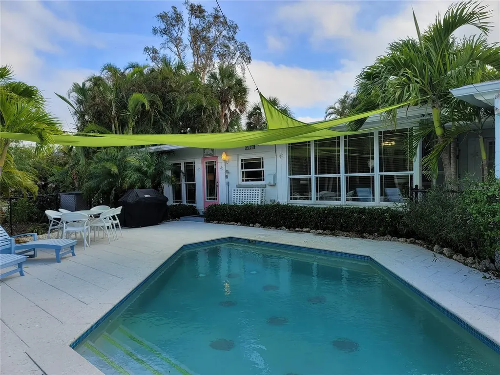 8010 Marina Drive Holmes Beach FL 34217