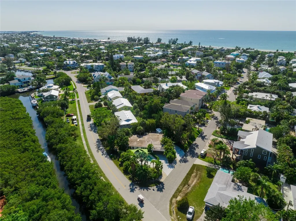 8010 Marina Drive Holmes Beach FL 34217