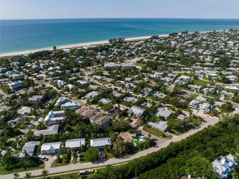 8010 Marina Drive Holmes Beach FL 34217