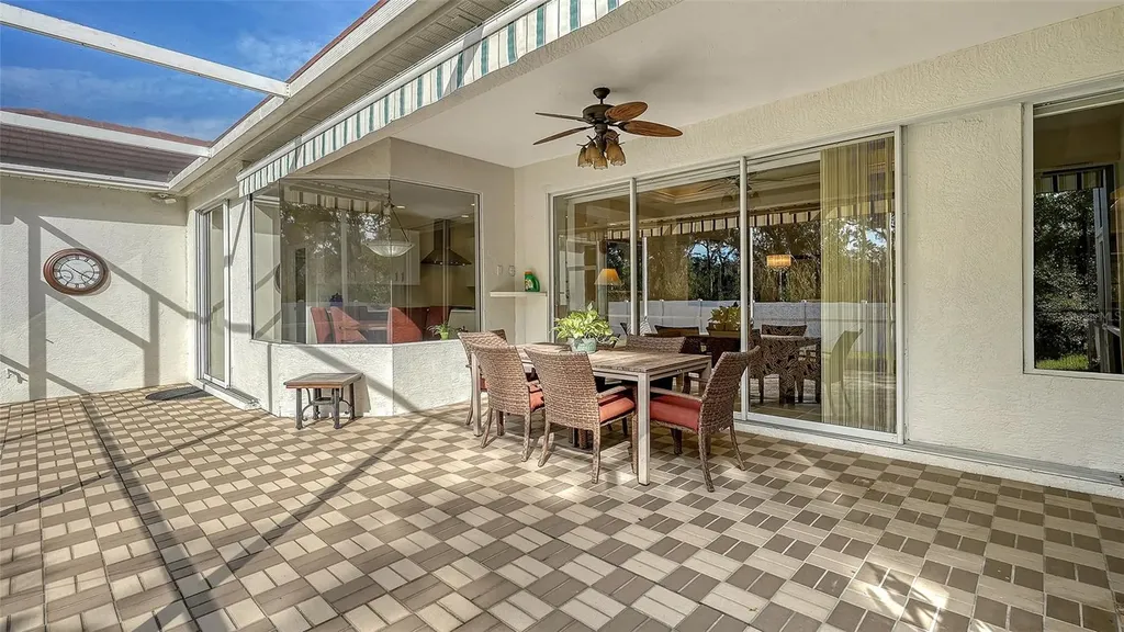 4855 Carrington Circle Sarasota FL 34243