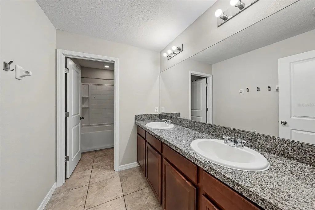 10657 Standing Stone Drive Wimauma FL 33598