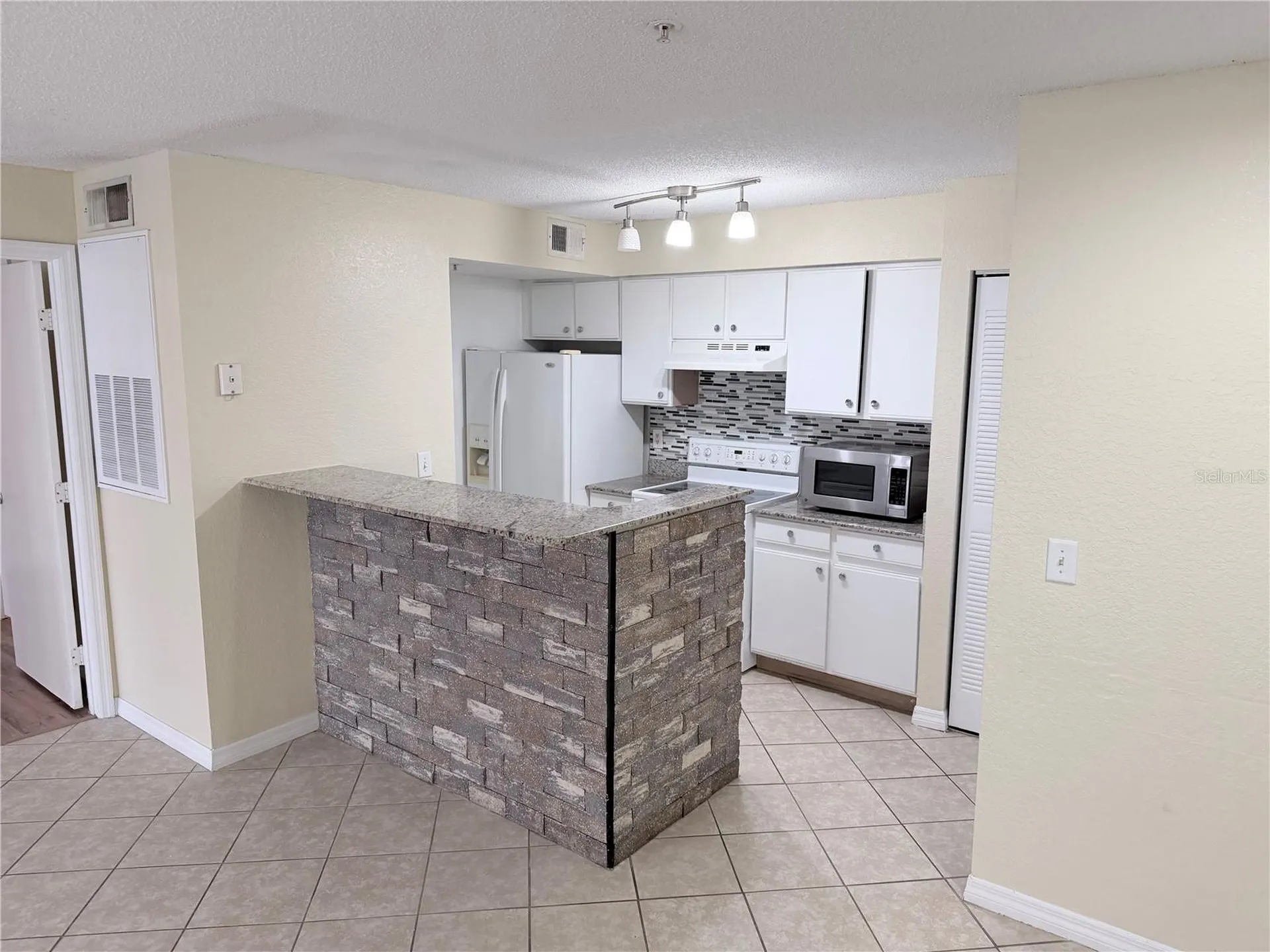 2206 Antigua Place Kissimmee FL 34741