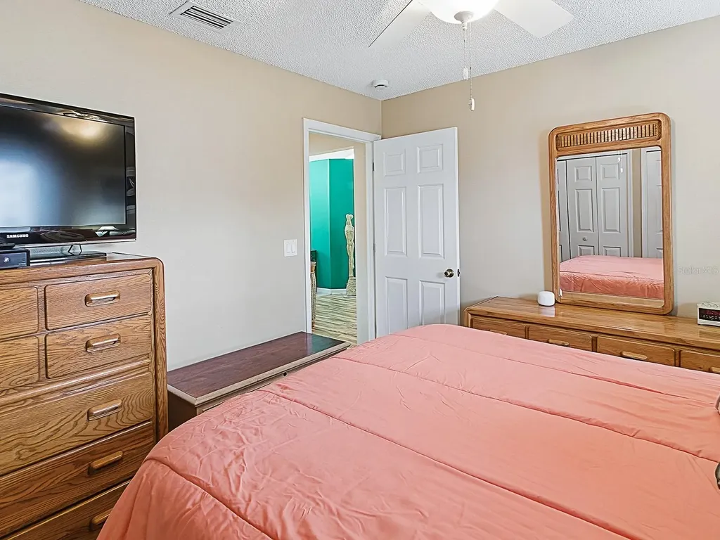 5588 Gulf Stream Street Tavares FL 32778