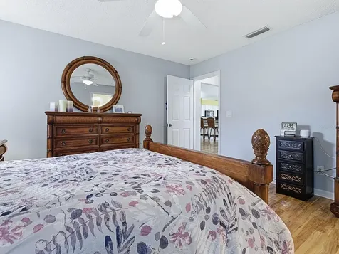 5588 Gulf Stream Street Tavares FL 32778