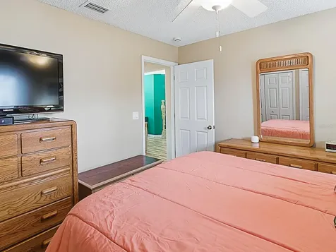 5588 Gulf Stream Street Tavares FL 32778