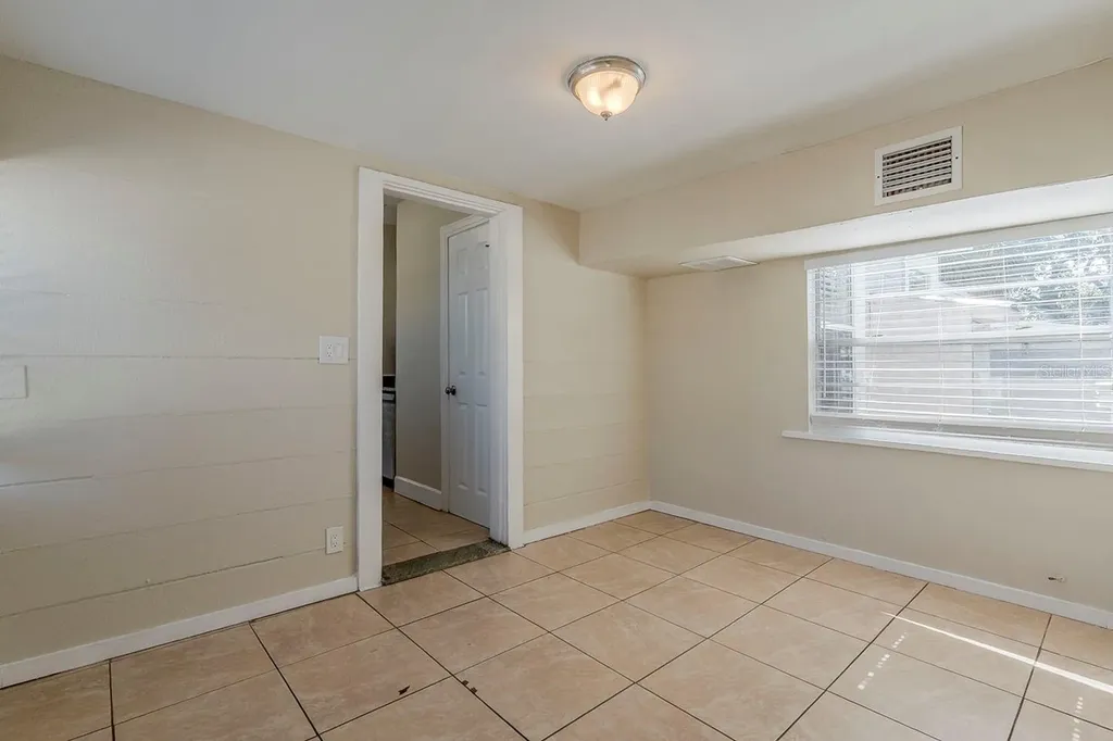 1524 13th Avenue S St Petersburg FL 33705