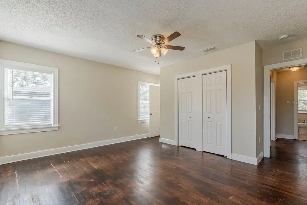 1524 13th Avenue S St Petersburg FL 33705