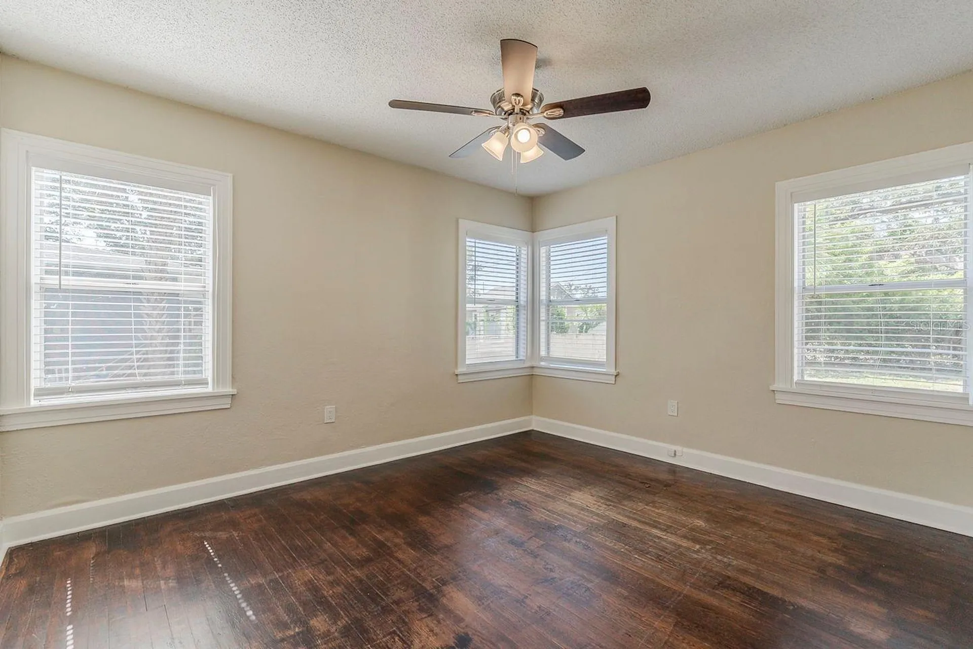 1524 13th Avenue S St Petersburg FL 33705