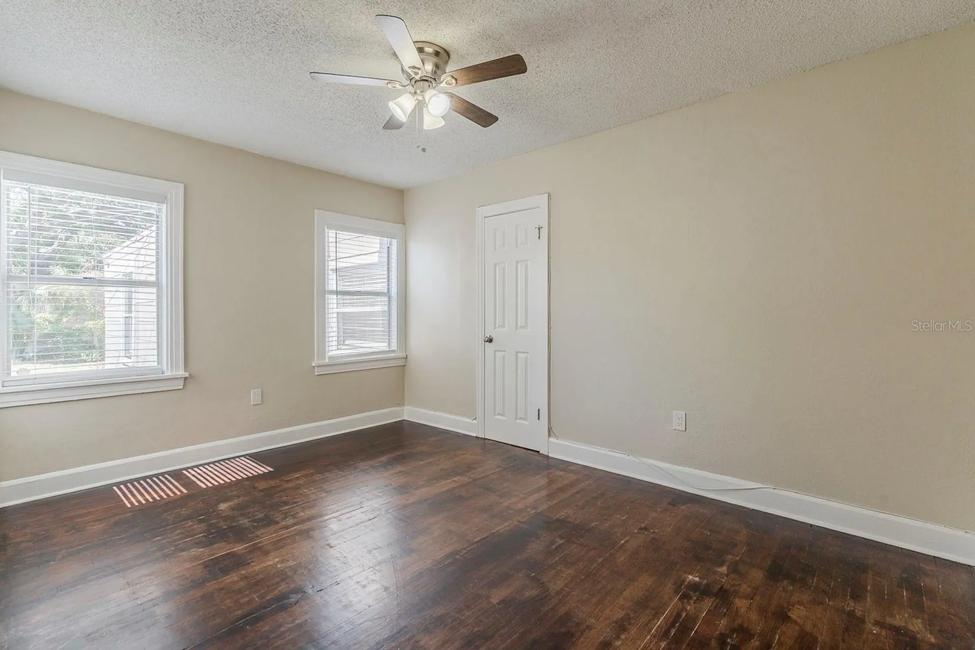 1524 13th Avenue S St Petersburg FL 33705